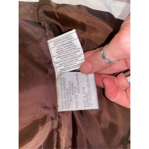 Larry Levine NWT (w/D) White Puffer Faux Fur Hooded Coat, Size XL, MSRP $200 - Picture 11 of 12